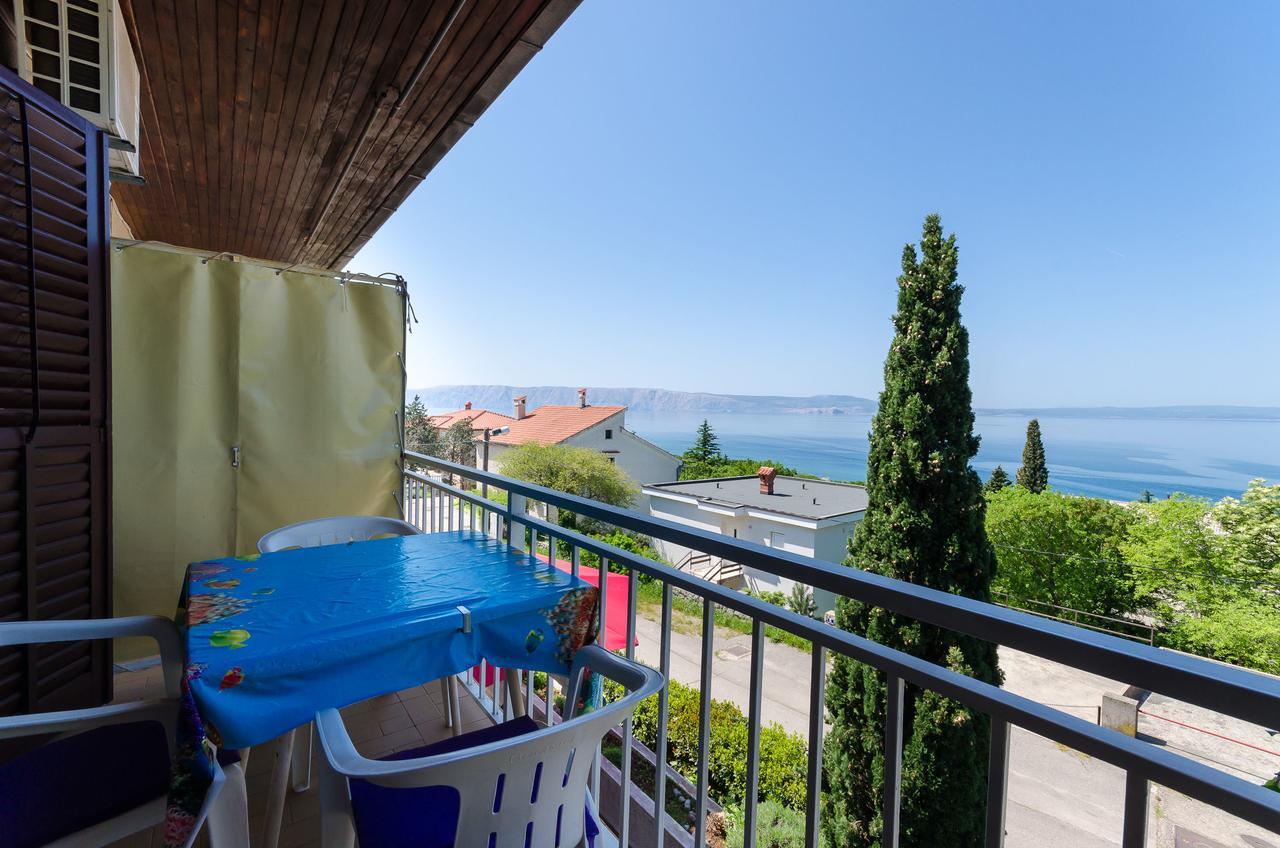 Apartments And Room Luka Klenovica Exterior photo